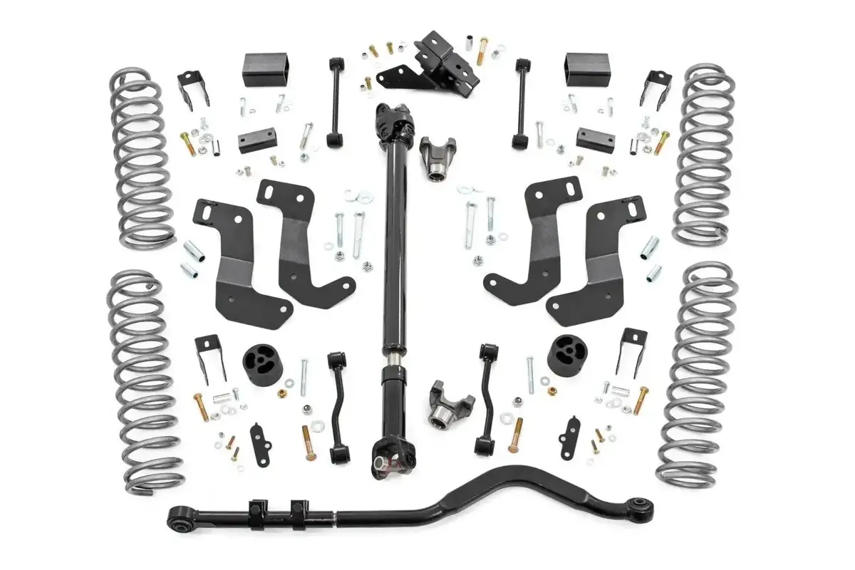 Rough Country 3.5 Inch Lift Kit C/A Drop | 4-Door | 392 | Jeep Wrangler Unlimited (18-23) 1