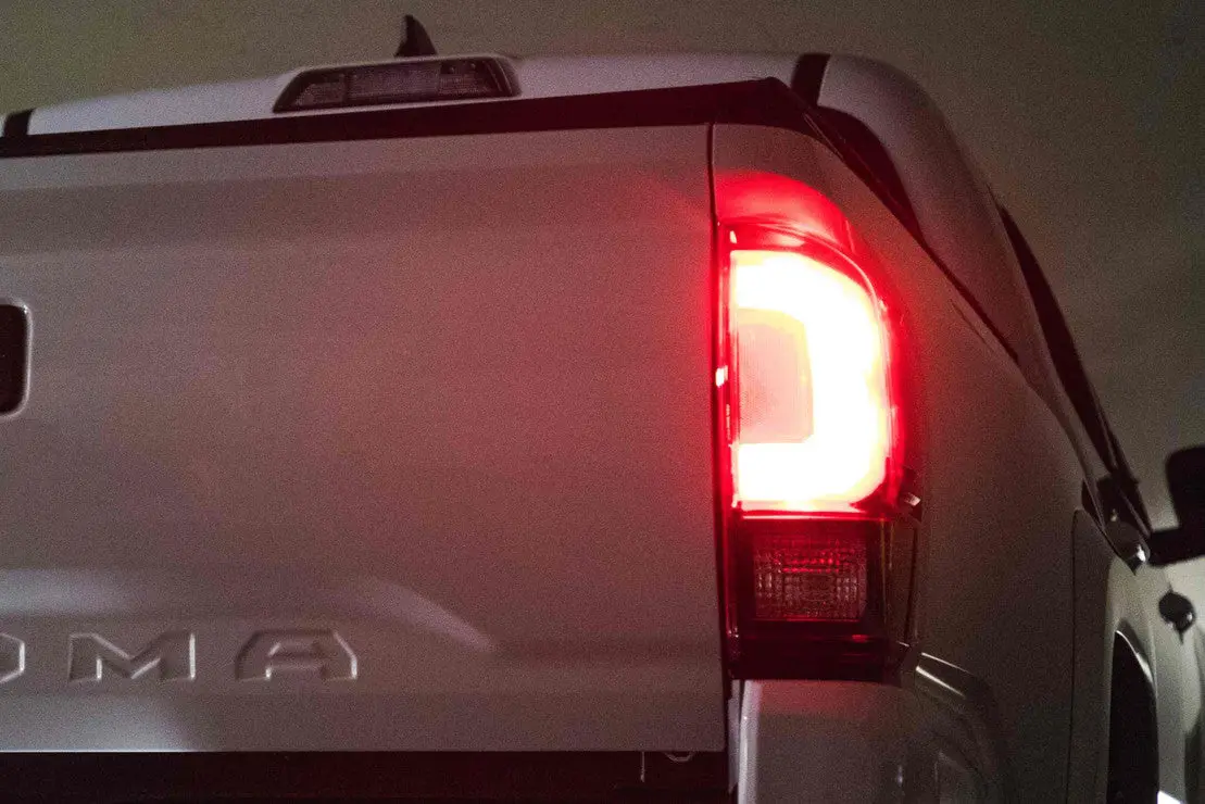 16-23 Toyota Tacoma Clear Taillights 2