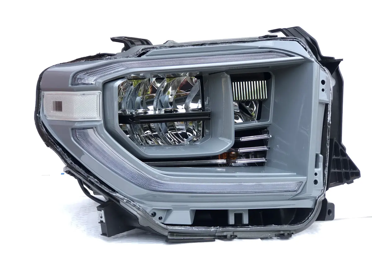 14-20 Toyota Tundra Oem Headlight (Color Matched) 1
