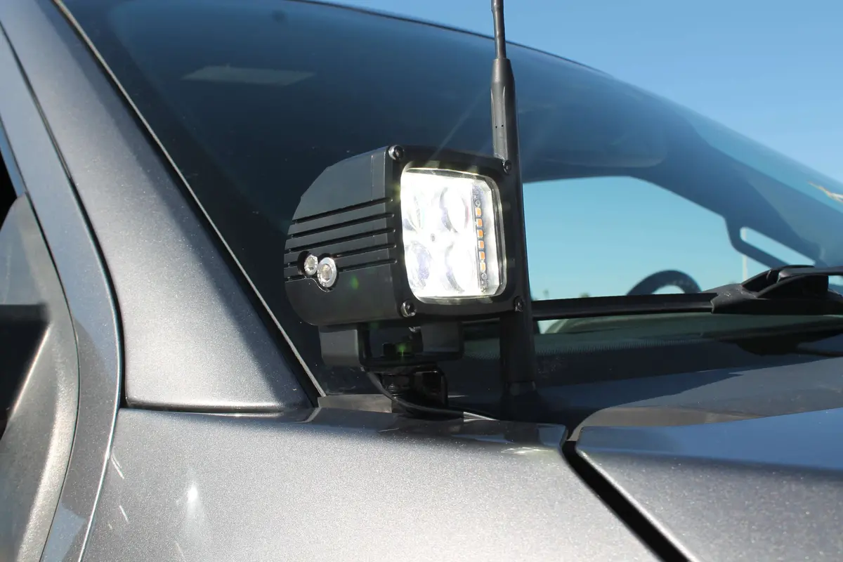 2020-2022 Ford Super Duty F250/350/450 Hood Mount Kit/Ditch Lights 1