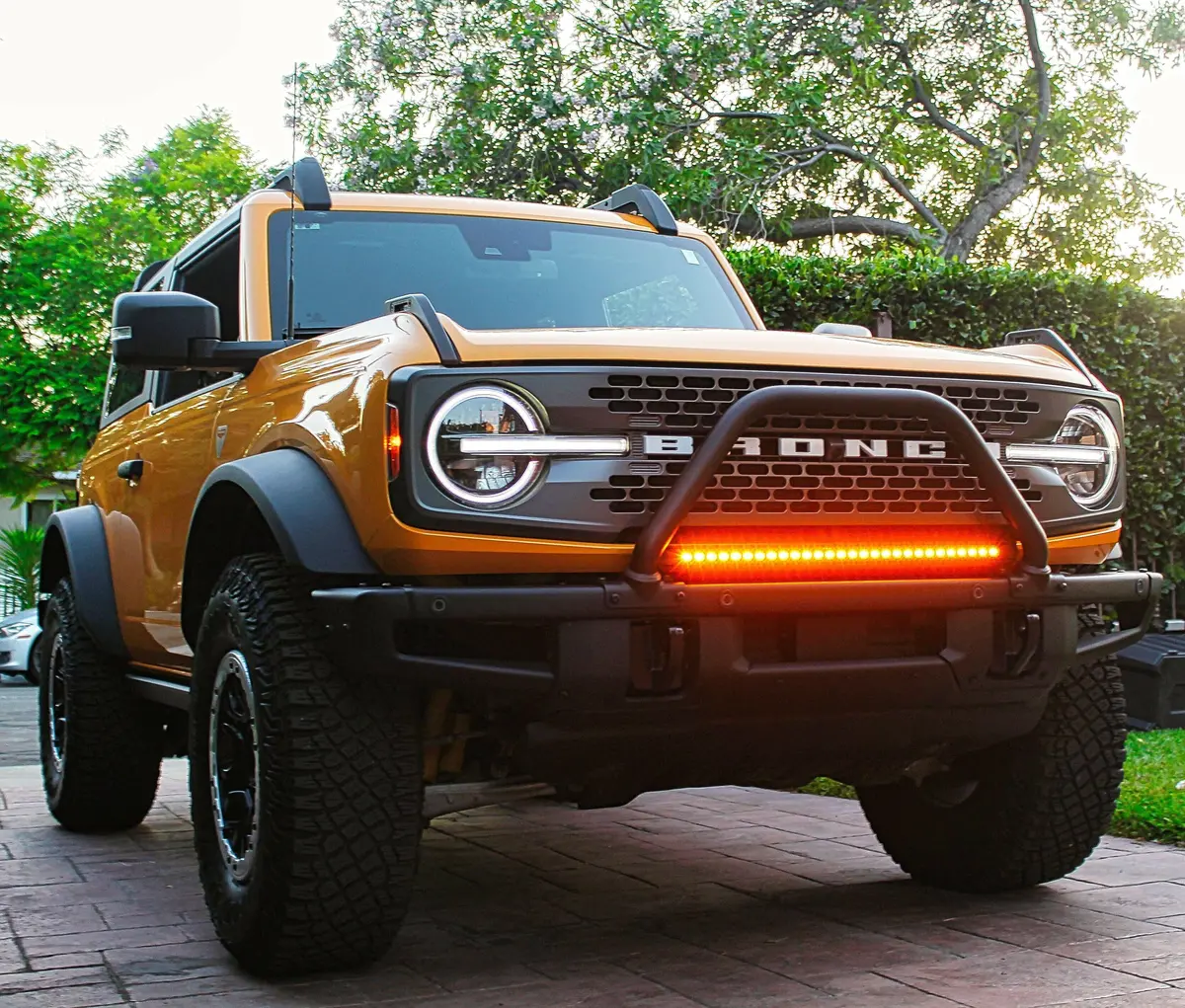 2021+ Ford Bronco Modular Bumper 30In Light Bar 1