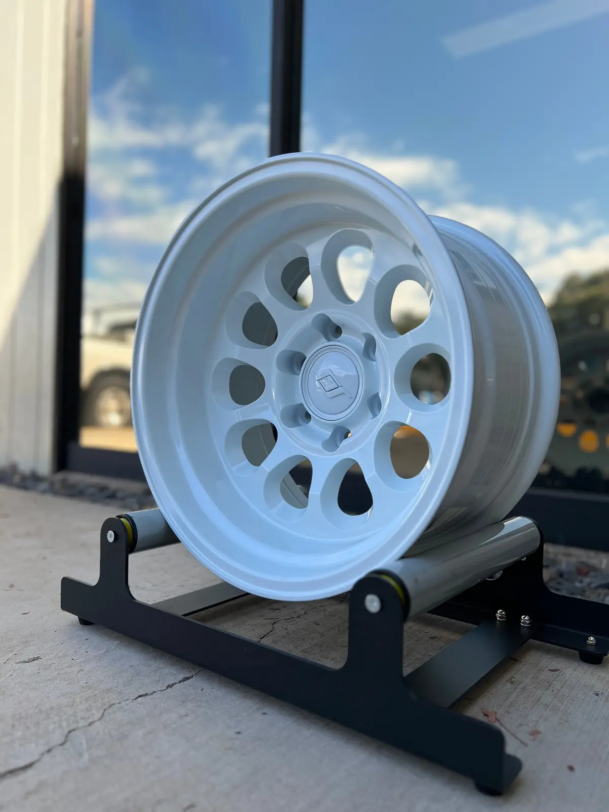 Blaze10 Gloss White 17X9-38Mm 6X139.7 (1 Set/4Pcs) 1