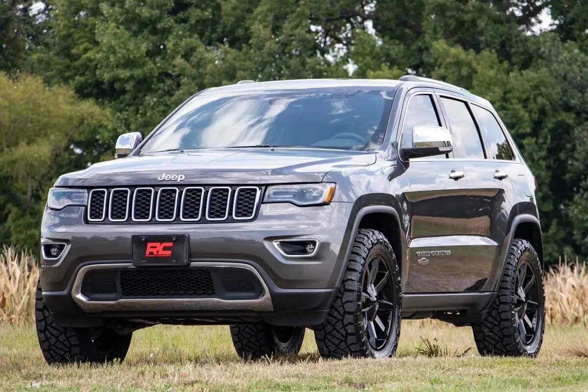 Rough Country 2016-2022 Jeep Grand Cherokee / 2016-2026 Dodge Durango 2.5 Inch Lift Kit 2
