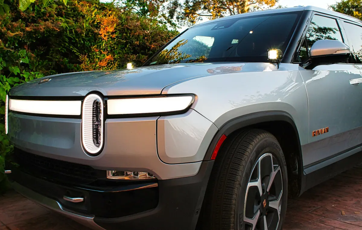 2023+ Rivian Hood Mount/Ditch Lights 1