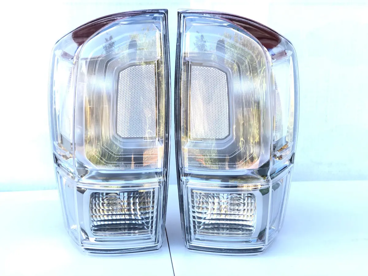 16-23 Toyota Tacoma Clear Taillights 1