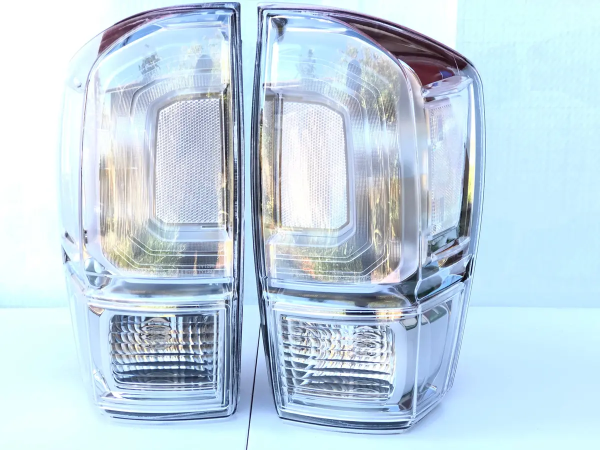 16-23 Toyota Tacoma Clear Taillights 2