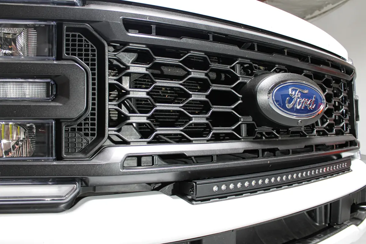 2023+ Ford Super Duty F250/350/450 30In Light Bar - Slim 3