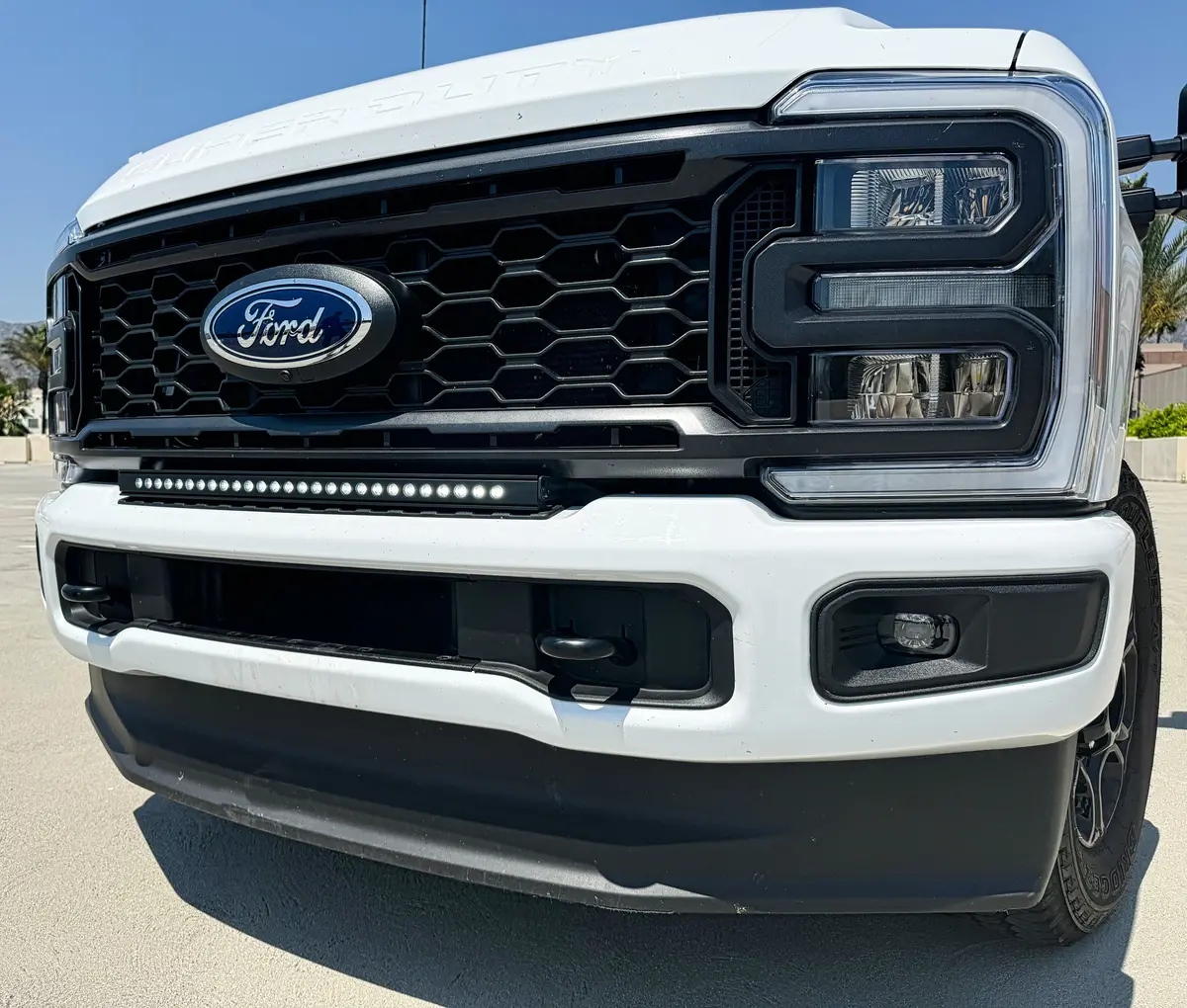 2023+ Ford Super Duty F250/350/450 30In Light Bar -  Slim 1